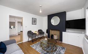Entire House In Paddock Wood, United Kingdom